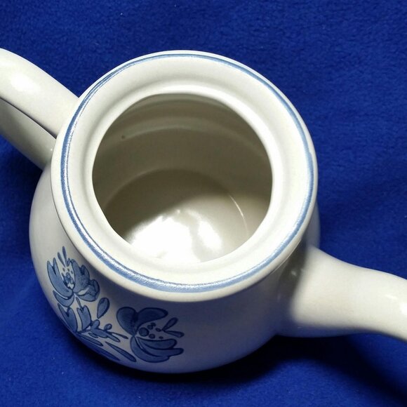 Pfaltzgraff Yorktowne Teapot 5 Cup Stoneware Country Kitchen USA Backstamp - Picture 9 of 11